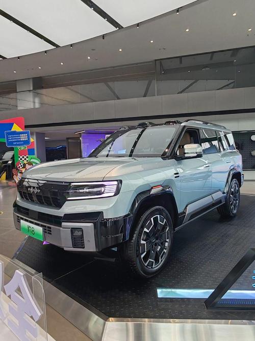 惠州181比亚迪方程豹硬派越野的爆款，英菲尼迪35周年与你共成长